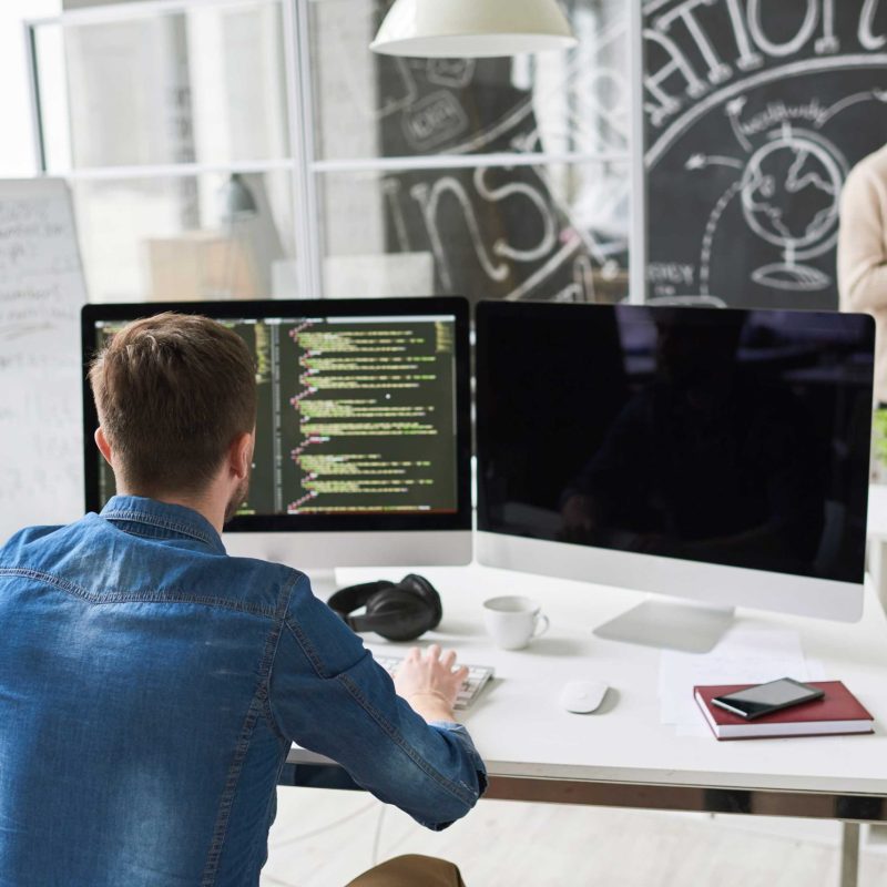 program-developer-in-modern-office-2021-09-24-03-56-17-utc-min